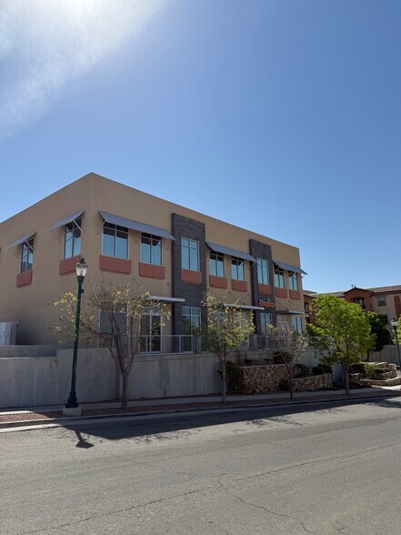 140 Montecillo Blvd, El Paso, TX à louer - Photo de l’immeuble – Image 2 sur 11