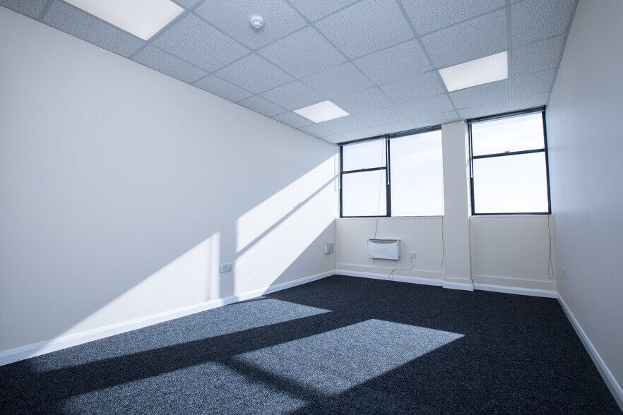 Rankine Rd, Basingstoke à louer - Photo de l’immeuble – Image 1 sur 5