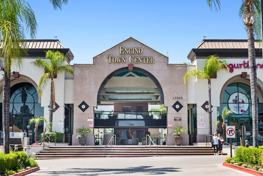 17150-17200 Ventura Blvd, Encino, CA à louer - Photo de l’immeuble – Image 1 sur 17