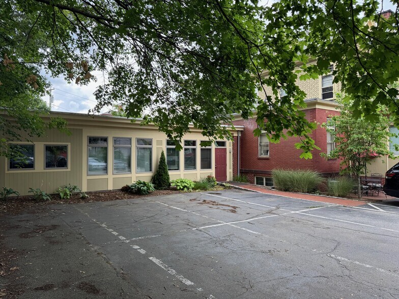 334 Broadway, Providence, RI à louer - Photo de l’immeuble – Image 1 sur 8