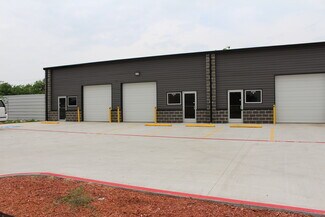 Plus de détails pour 600 S Cherry Ln, White Settlement, TX - Local d'activités à louer