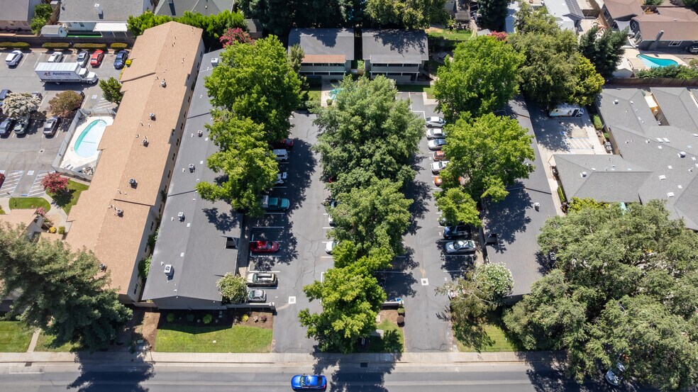 821 W East Ave, Chico, CA à vendre - Photo de l’immeuble – Image 3 sur 30
