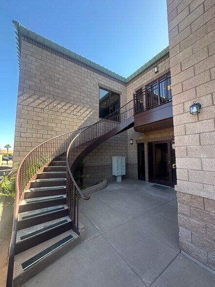 16622 E Avenue of the Fountains, Fountain Hills, AZ à vendre - Photo de l’immeuble – Image 2 sur 10