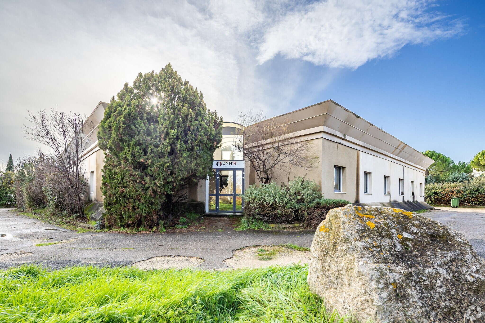 35 Rue Pierre Simon Laplace, Aix-en-Provence à louer Photo principale– Image 1 sur 14