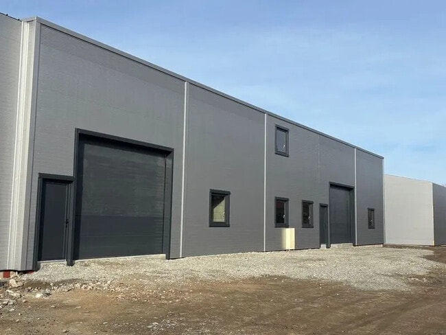 Plus de détails pour Local d’activités à vendre