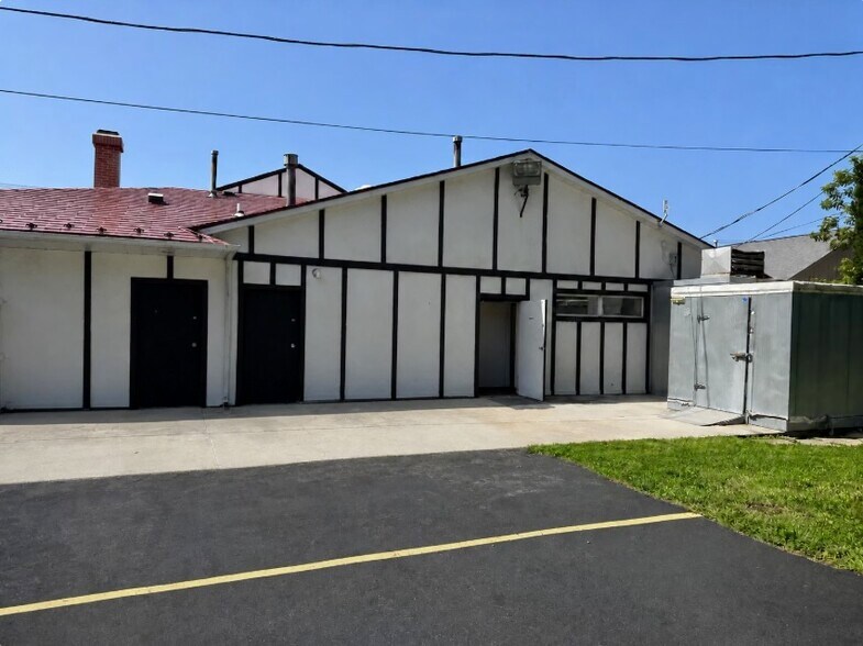 220 Rand Rd, Lakemoor, IL à louer - Photo de l’immeuble – Image 3 sur 15