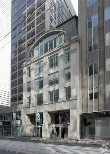 145 Adelaide St W, Toronto, ON à louer - Photo principale – Image 1 sur 9