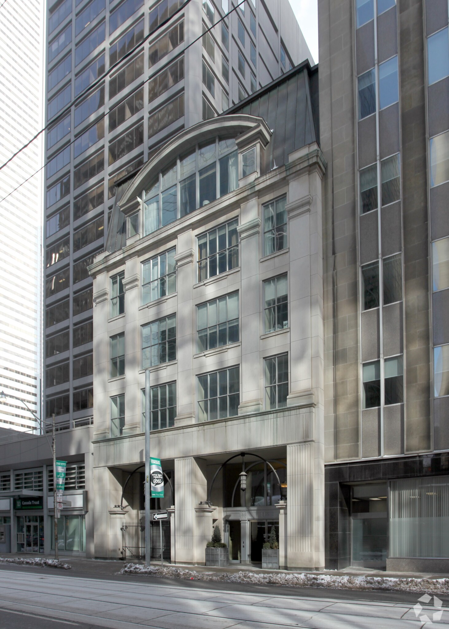 145 Adelaide St W, Toronto, ON à louer Photo principale– Image 1 sur 10