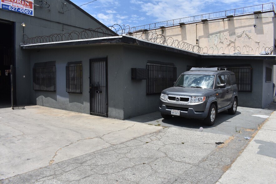 8011 Beach St, Los Angeles, CA à vendre - Photo de l’immeuble – Image 3 sur 13