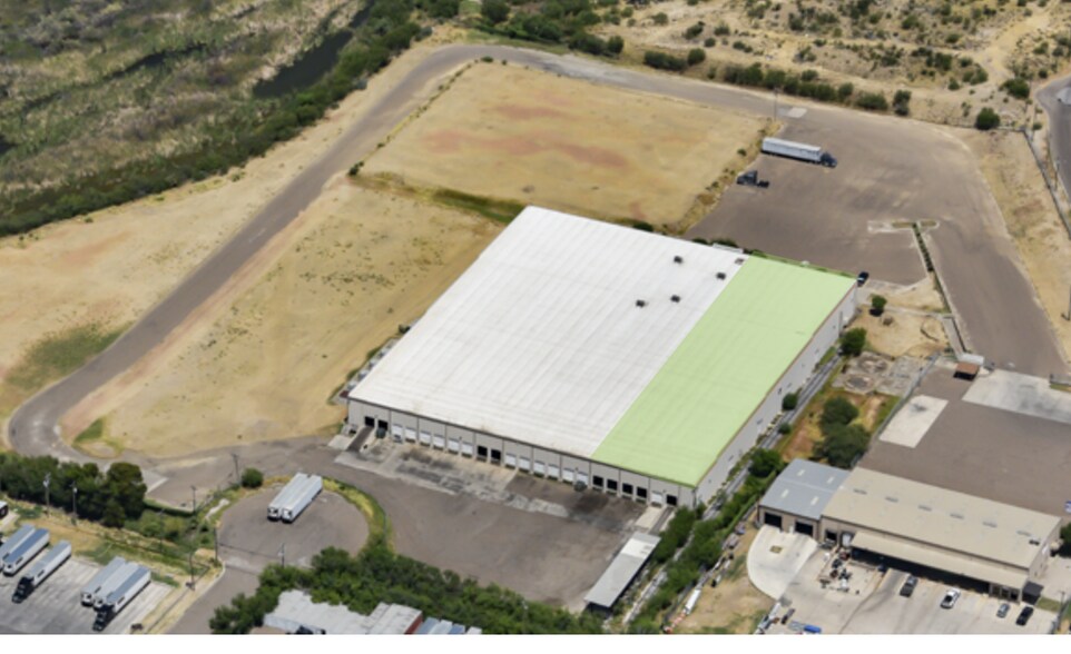 1820 Aguila Azteca, Laredo, TX à louer - Photo de l’immeuble – Image 2 sur 13