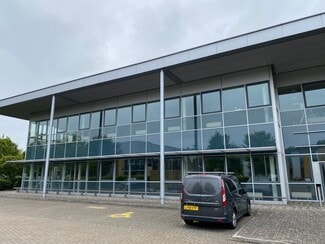 Plus de détails pour 4 Riverside Way, Uxbridge - Industriel/Logistique à louer