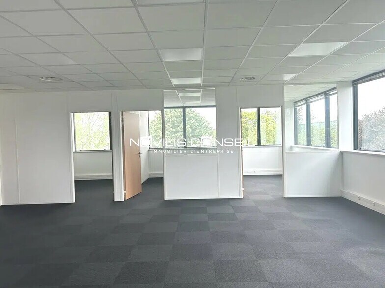 Bureau dans Bruguières à louer - Photo de l’immeuble – Image 2 sur 8