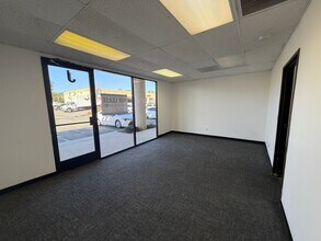 23962 Alessandro Blvd, Moreno Valley, CA à louer Photo intérieure– Image 2 sur 4