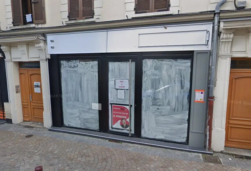Local commercial dans Montfermeil à louer - Photo de l’immeuble – Image 1 sur 3