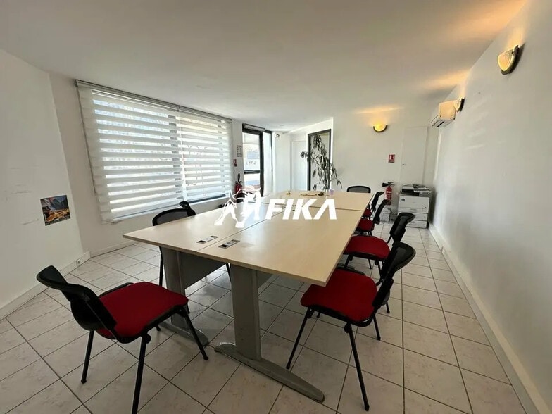 Bureau dans Fenouillet à louer - Photo de l’immeuble – Image 2 sur 5