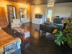 5520 Old Haywood Rd, Mills River, NC à louer Photo intérieure– Image 2 sur 8