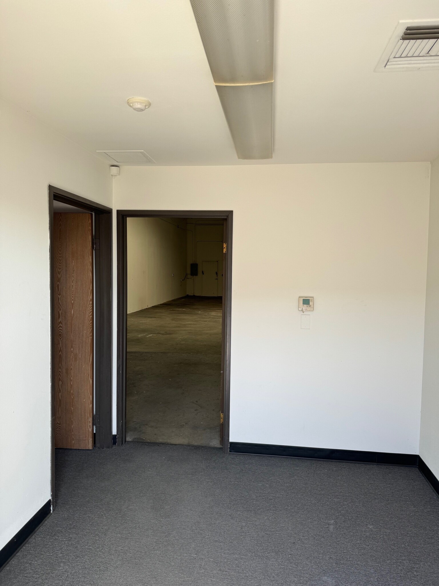 9302-9308 Narnia Dr, Riverside, CA à louer Photo intérieure– Image 1 sur 6