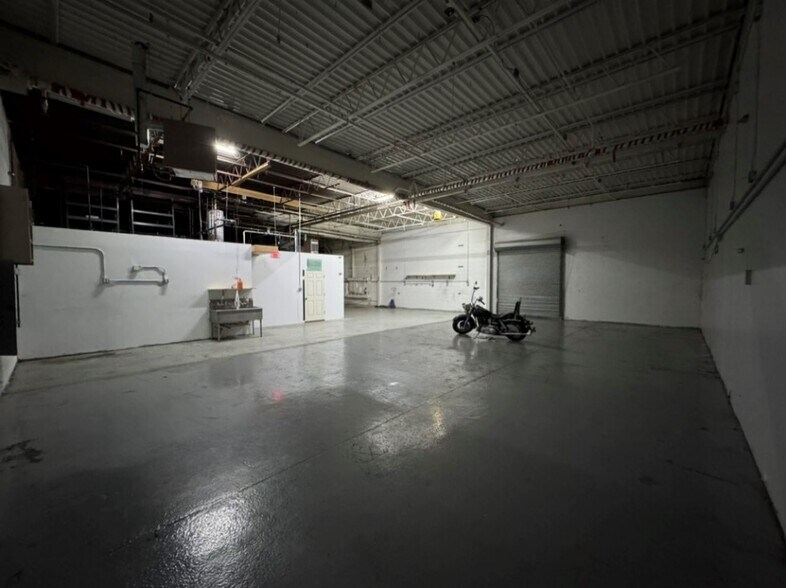190 Miller Pl, Hicksville, NY à louer - Photo intérieure – Image 3 sur 3