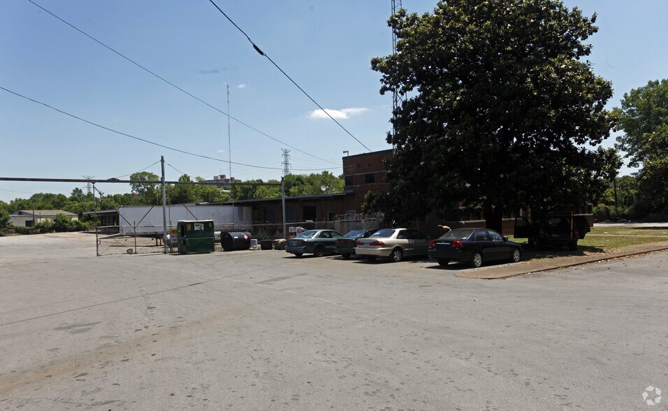 1500 2nd Ave S, Nashville, TN à vendre - Photo de l’immeuble – Image 3 sur 4
