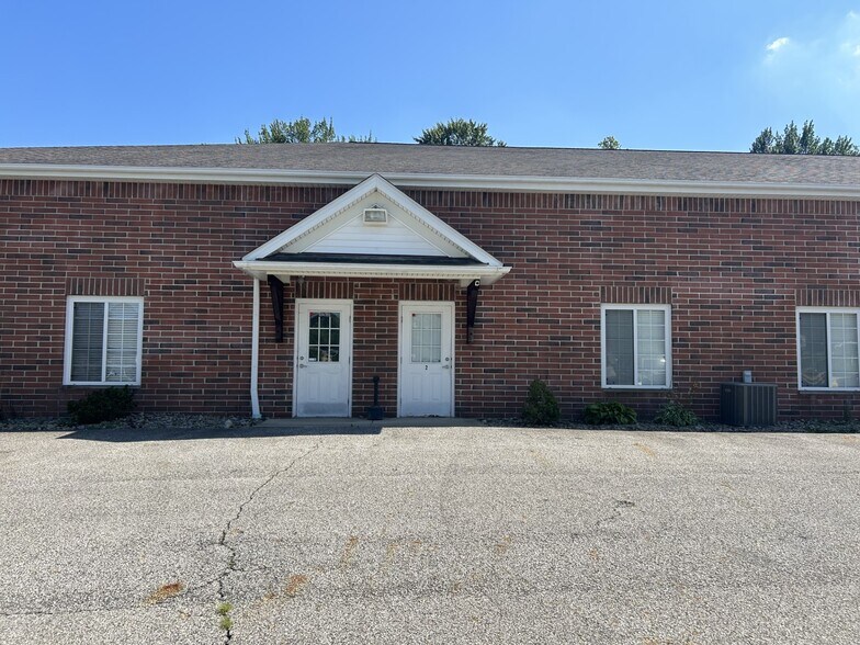 10155 Gottschalk Pky, Auburn Twp, OH à louer - Photo de l’immeuble – Image 2 sur 12