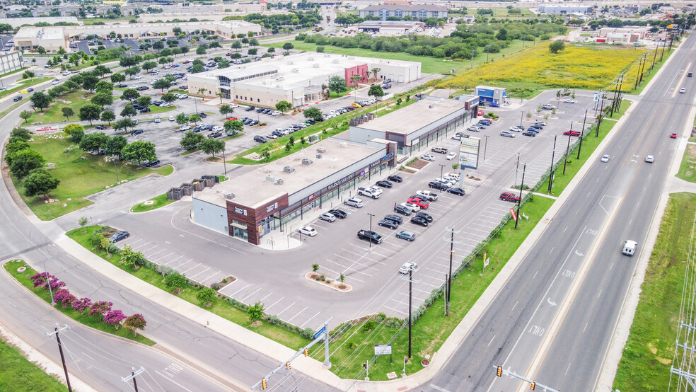 Potranco & Ingram Rd, San Antonio, TX à louer - Photo de l’immeuble – Image 2 sur 5