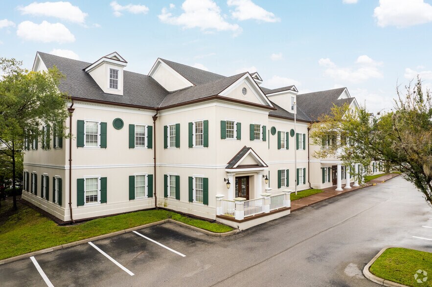 235 N Westmonte Dr, Altamonte Springs, FL à louer - Photo de l’immeuble – Image 1 sur 7