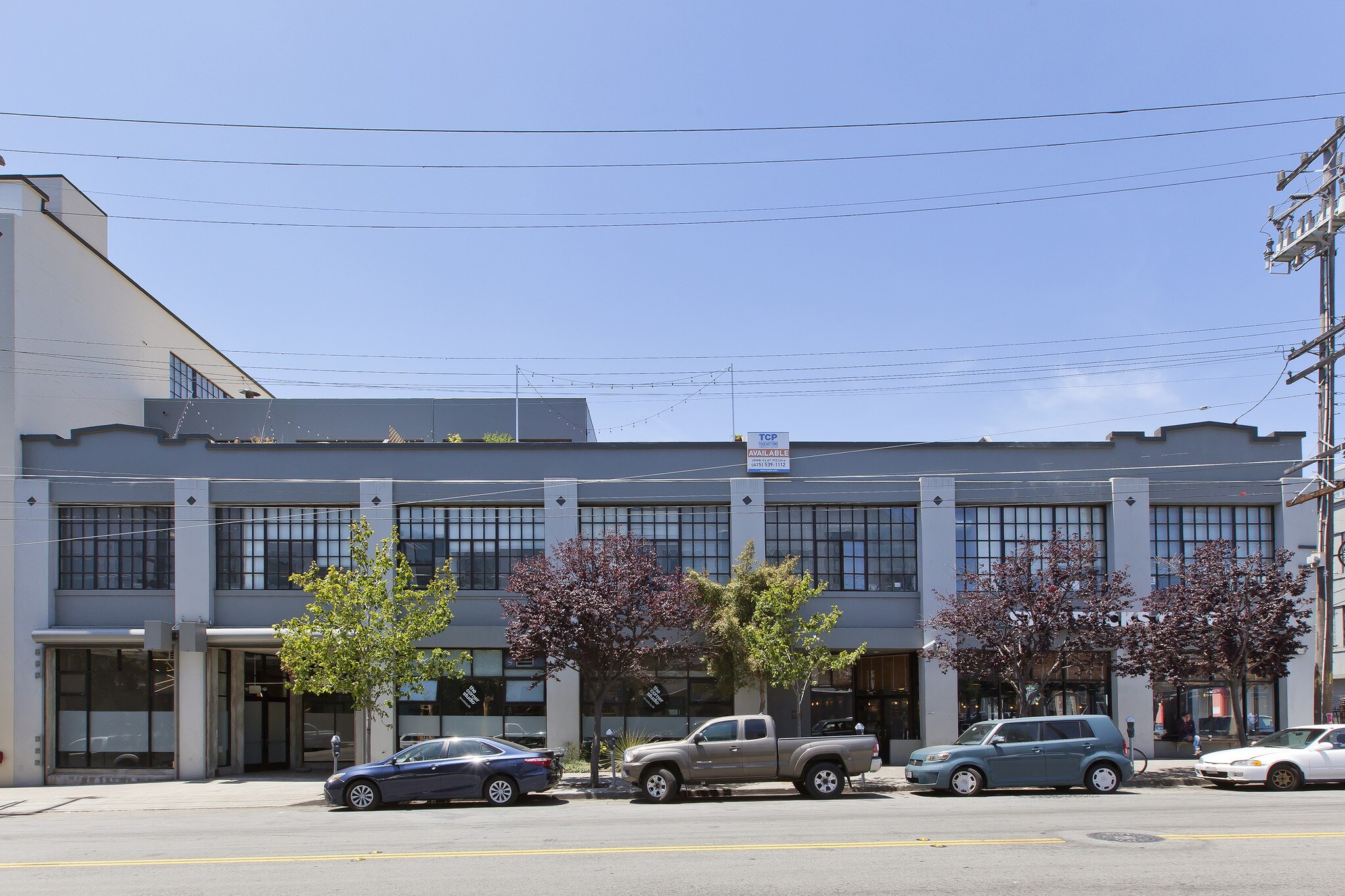 2727 Mariposa St, San Francisco, CA à louer Photo de l’immeuble– Image 1 sur 11