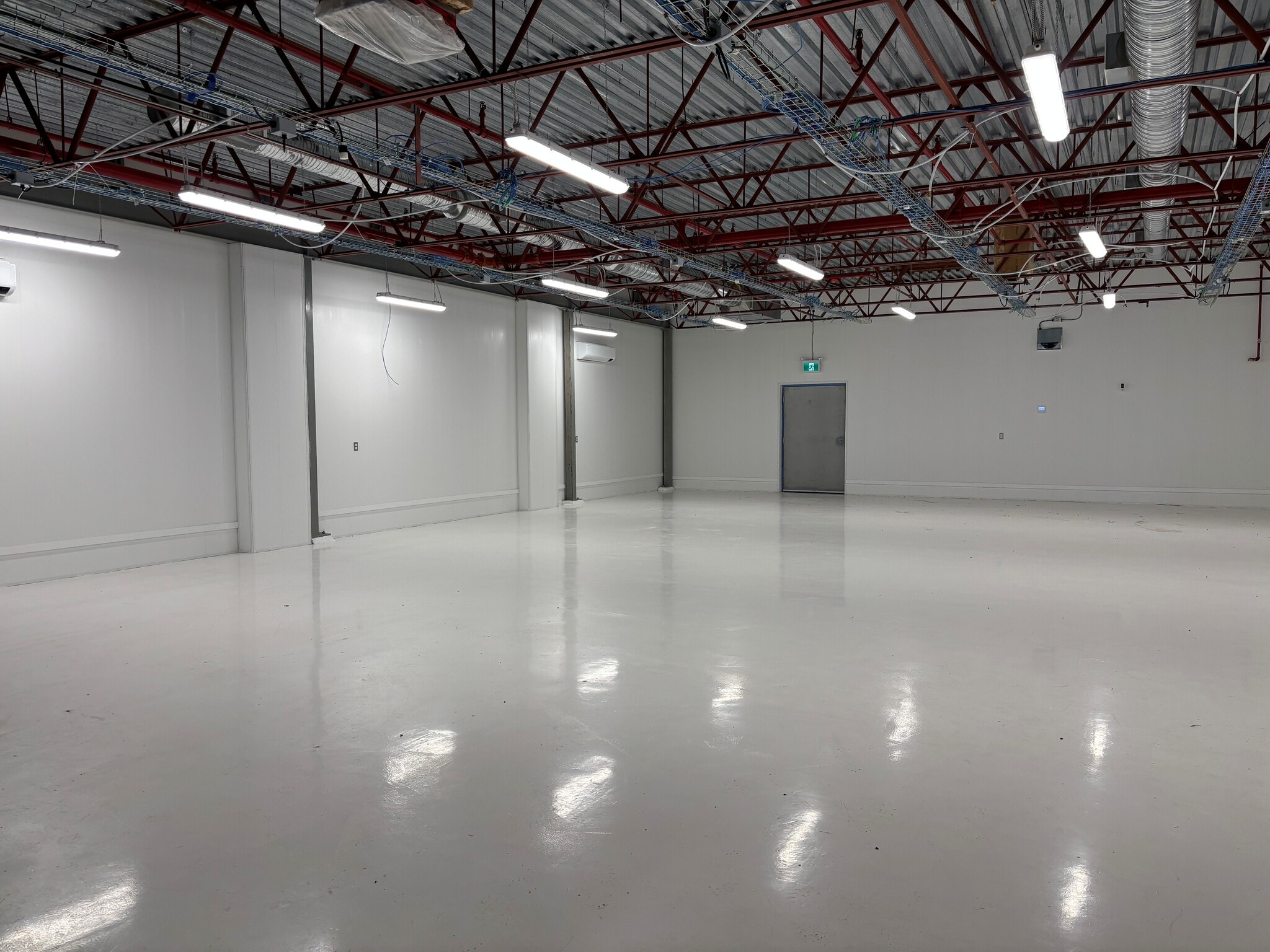 1315 Tappen Valley Rd, Tappen, BC à louer Photo intérieure– Image 1 sur 5