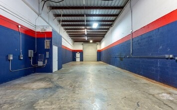 5961 Northland Rd, Fort Myers, FL à louer Photo intérieure– Image 1 sur 2