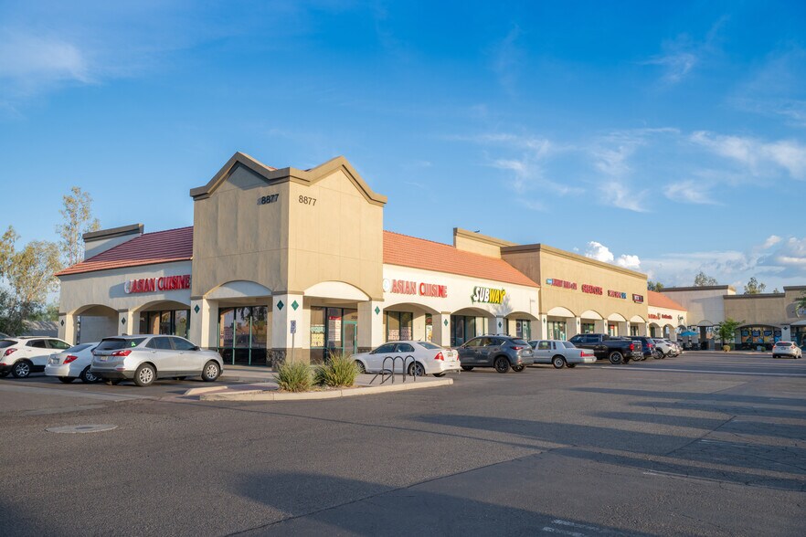 10641 W Olive Ave, Peoria, AZ à louer - Photo de l’immeuble – Image 2 sur 3