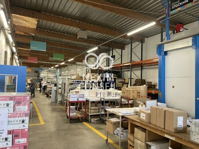 Plus de détails pour Bureau, Local d'activités à louer