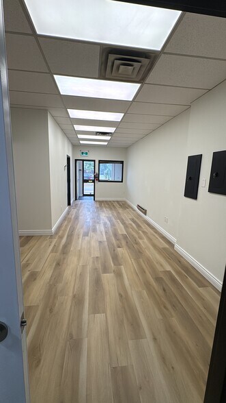 2751-2787 Thamesgate Rd, Mississauga, ON à louer - Photo de l’immeuble – Image 3 sur 8