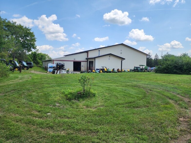 11204 Royalton Rd, North Royalton, OH à louer - Photo de l’immeuble – Image 2 sur 20
