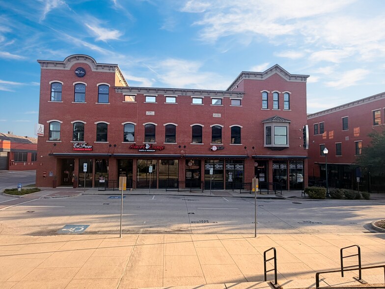 301 E Virginia St, McKinney, TX à louer - Photo de l’immeuble – Image 1 sur 15