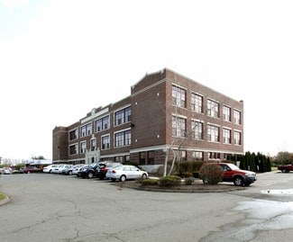 Plus de détails pour 74 East St, Plainville, CT - Bureau à vendre