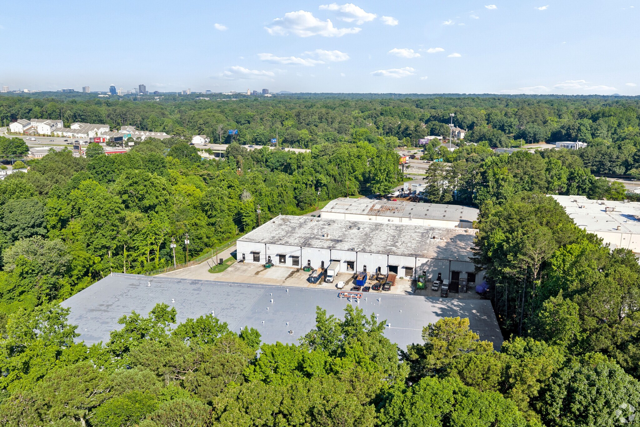 6481 Peachtree Industrial Blvd, Atlanta, GA à louer Photo de l’immeuble– Image 1 sur 16