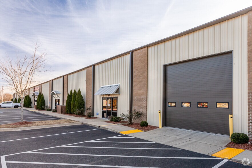 1300 W Hudson Rd, Rogers, AR à louer - Photo principale – Image 1 sur 5