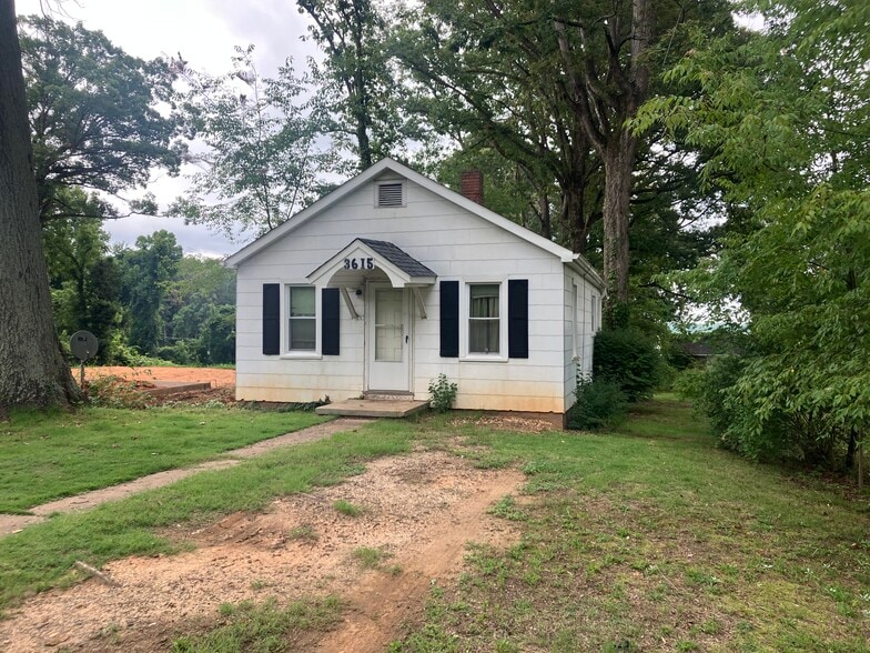 3615 Hemlock Dr, Winston-Salem, NC à vendre - Photo principale – Image 1 sur 1