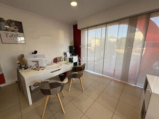 Plus de détails pour Local commercial à louer