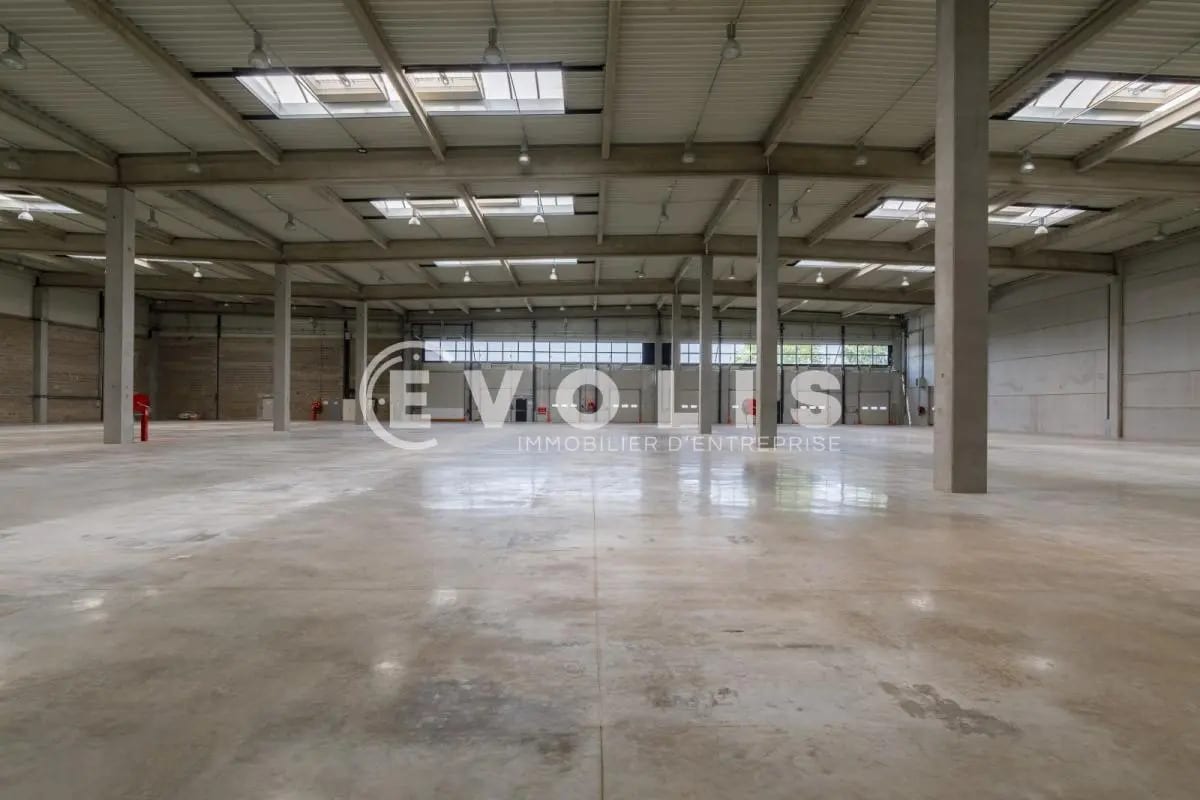 555 Rue De La Dombes, Miribel à louer Photo intérieure– Image 1 sur 14