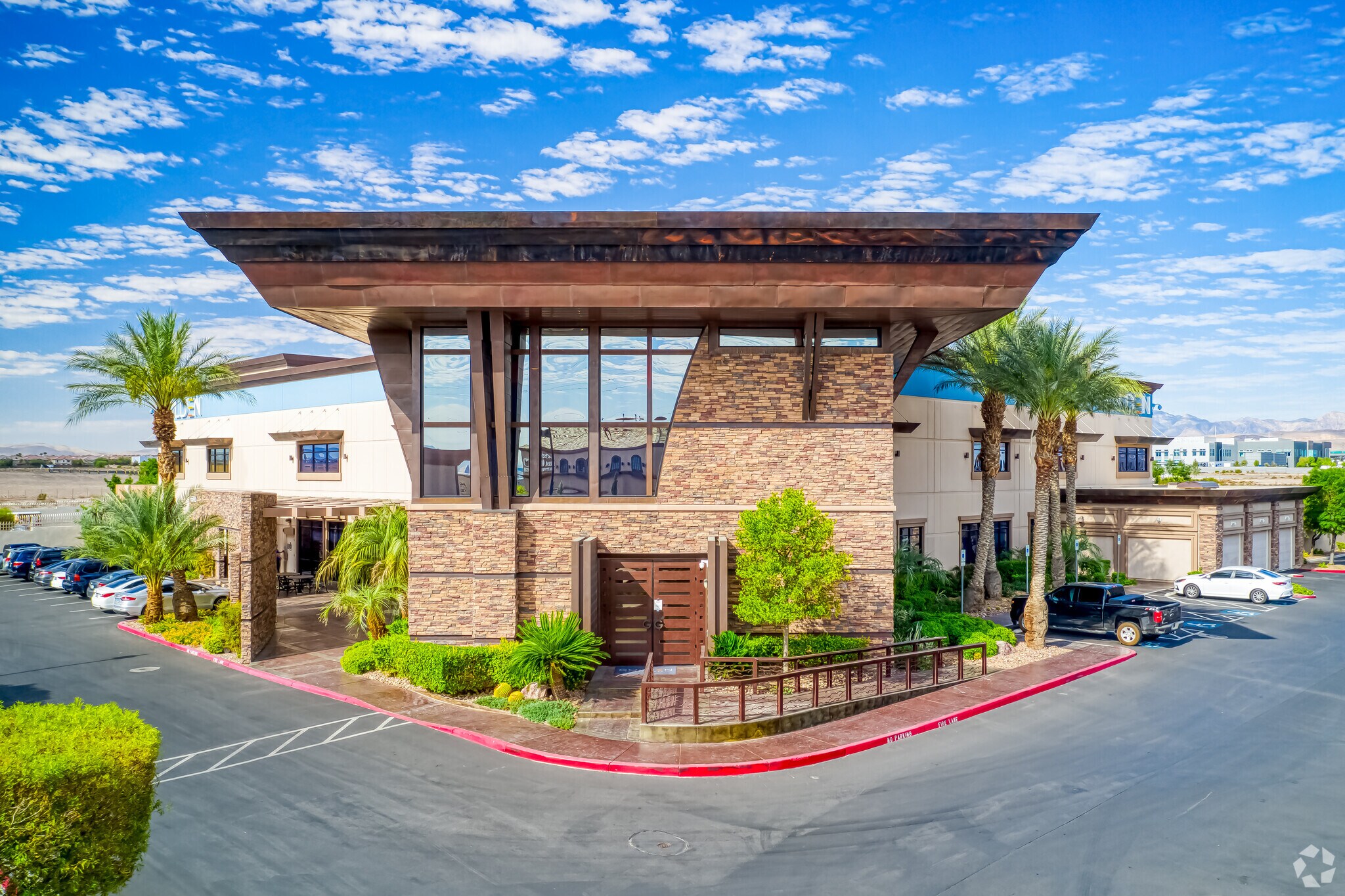 6595 S Jones Blvd, Las Vegas, NV à vendre Photo principale– Image 1 sur 33