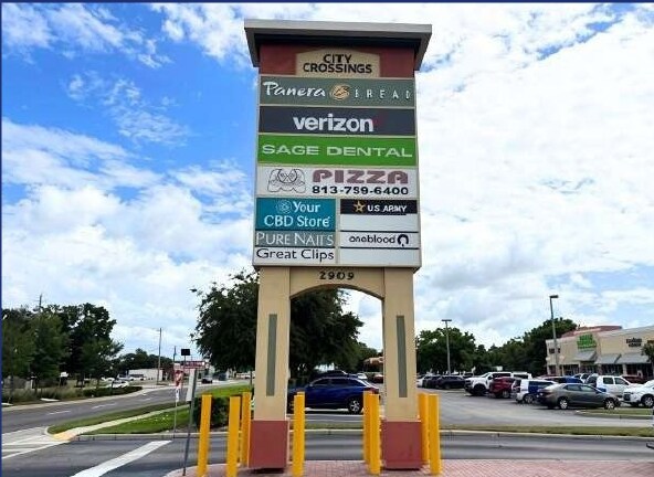2909 James L. Redman Pky, Plant City, FL à louer - Photo de l’immeuble – Image 2 sur 13