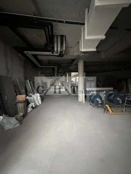 Industriel/Logistique dans Ivry-sur-Seine à vendre - Photo de l’immeuble – Image 3 sur 5