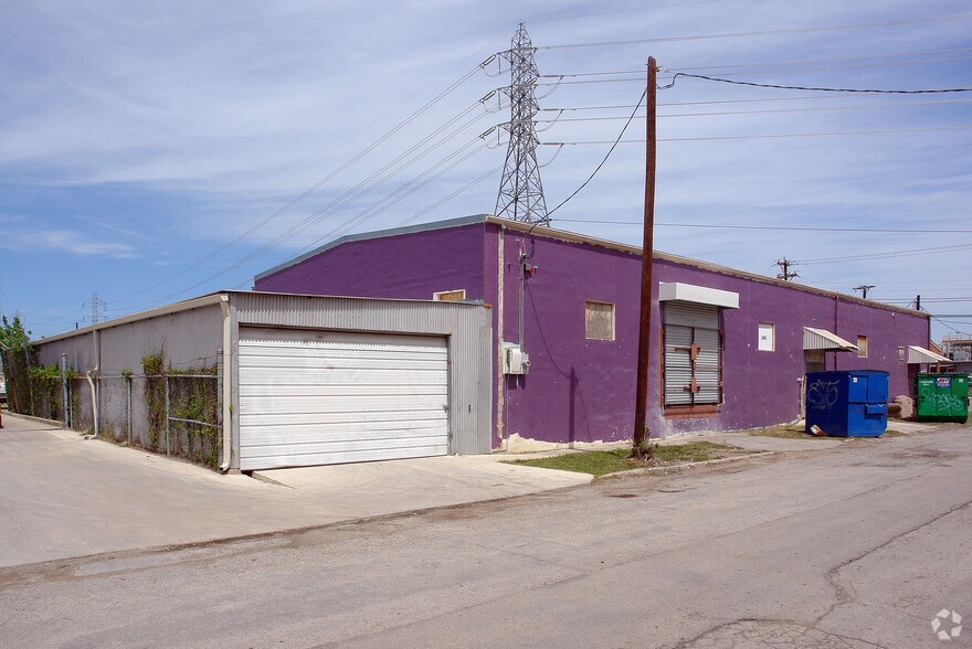 1001 Morales St, San Antonio, TX à vendre - Photo de l’immeuble – Image 2 sur 3