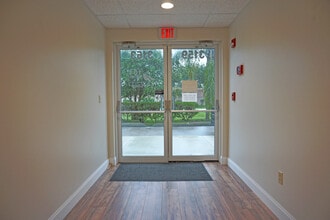 3163 SE Lionel Ter, Stuart, FL à louer Photo intérieure– Image 2 sur 15