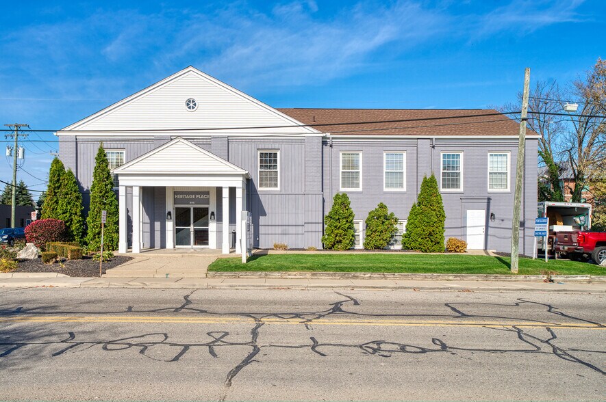 496 W Ann Arbor Trl, Plymouth, MI à louer - Photo de l’immeuble – Image 2 sur 7