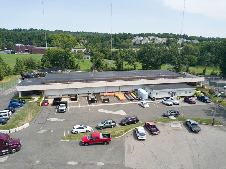 2549 Industry Ln, Norristown, PA à louer - Photo de l’immeuble – Image 3 sur 5