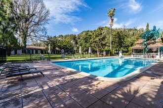 250 Entrada Dr, Novato, CA à louer Photo de l’immeuble– Image 2 sur 7