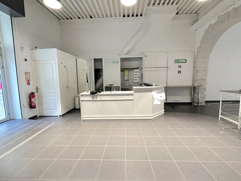 Local commercial dans Lyon à vendre - Photo de l’immeuble – Image 3 sur 8