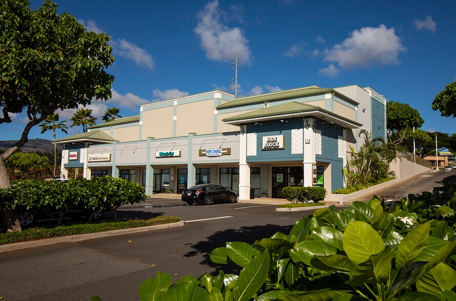 94-673 Kupuohi St, Waipahu, HI à louer - Photo de l’immeuble – Image 2 sur 3